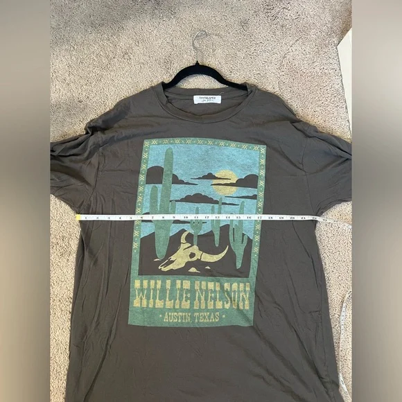 Free People Daydreamer Willie Nelson Gray Oversized Band Tee - Picture 5 of 10